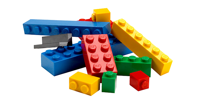 To construct an understanding we need both knowledge bricks and how to connect them, in order to build a knowledge structure.